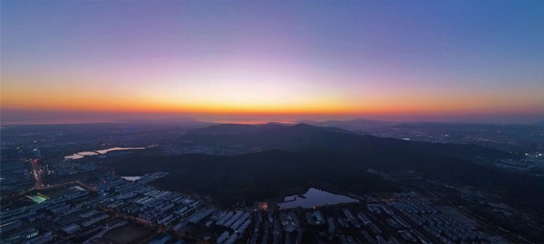 看！蘇州市職業(yè)大學好一抹晚霞！4_副本.jpg