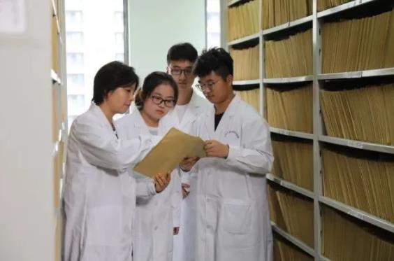 江蘇衛(wèi)生健康職業(yè)學(xué)院2024年提前招生專業(yè)介紹—公共衛(wèi)生管理學(xué)院.jpg