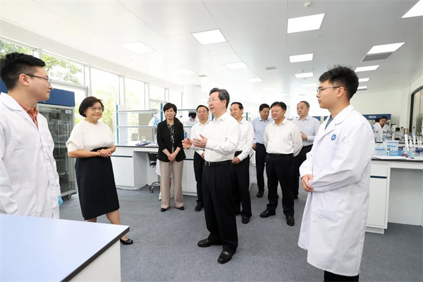 鄭州大學(xué).jpg