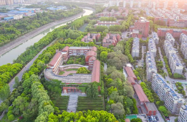 2024招生特輯_江南影視藝術職業(yè)學院3+2本科貫通培養(yǎng)項目39.jpg