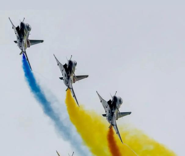 2025年度華東6省（市）空軍招收飛行學(xué)員報(bào)名須知.jpg