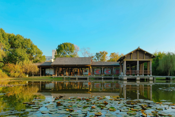 無錫商業(yè)職業(yè)技術(shù)學(xué)院：校園文化特色景點，點亮學(xué)府風(fēng)采7_副本.png