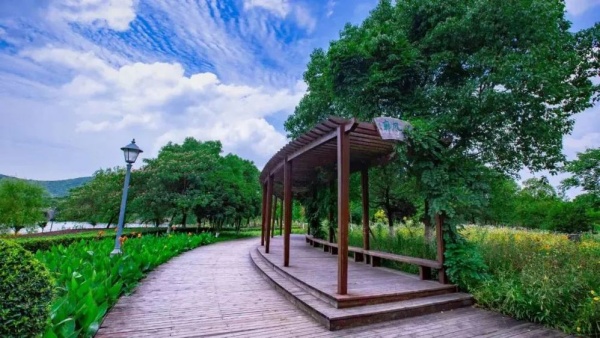 無錫商業(yè)職業(yè)技術(shù)學(xué)院：校園文化特色景點，點亮學(xué)府風(fēng)采8_副本.jpg