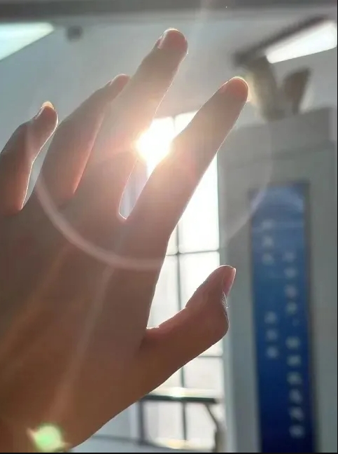 透過(guò)“縫隙”，看美好的蘇衛(wèi)校園生活！5.png