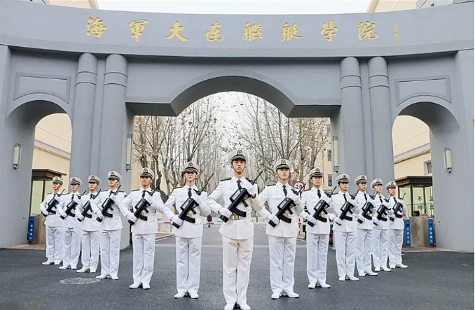 想考軍校？戳進(jìn)來4.png