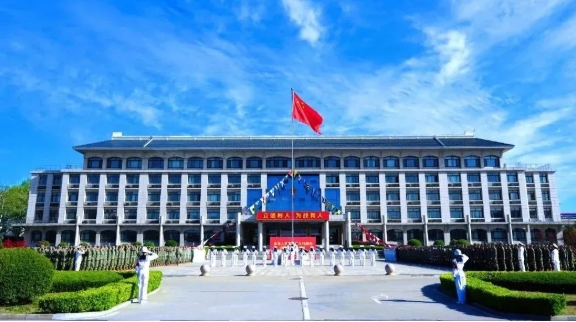 想考軍校？戳進(jìn)來6.png