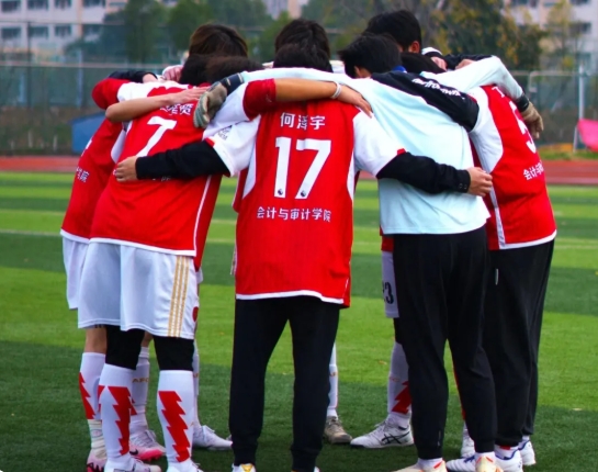江蘇經(jīng)貿(mào)職業(yè)技術(shù)學(xué)院追夢路上，與“光”同行6.png
