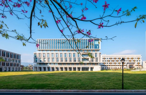 這些新大學(xué)，分?jǐn)?shù)線直逼C9高校！2.png