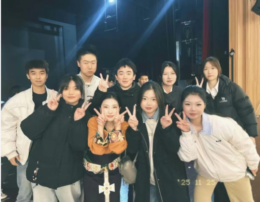 江衛(wèi)冬日集 這些藏在朋友圈里的甜，是青春的“溫度特調(diào)”15.png